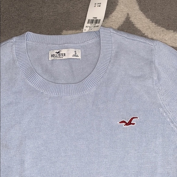 NWT Hollister Sweater - Picture 3 of 4